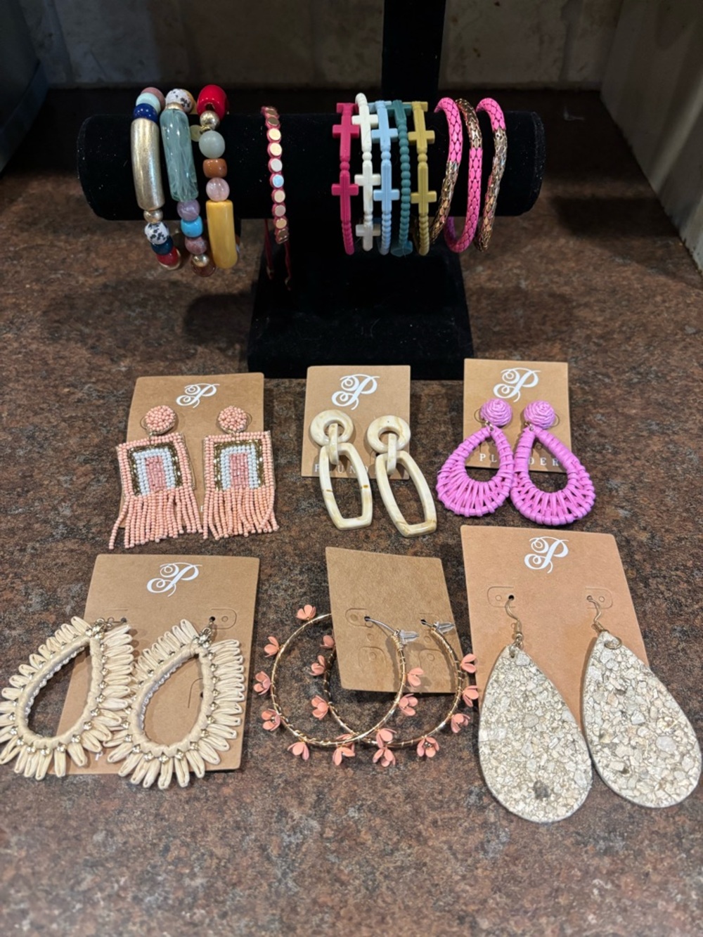 🐢New plunder jewelry bundle earrings and bracelets